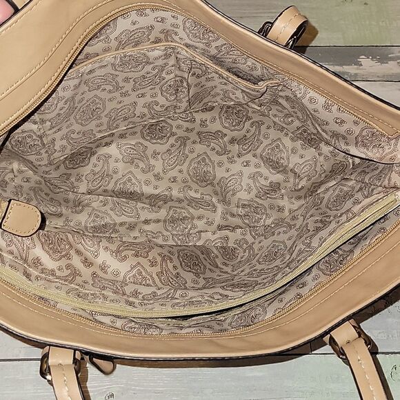 Larger Boutique Purse - Picture 4 of 5